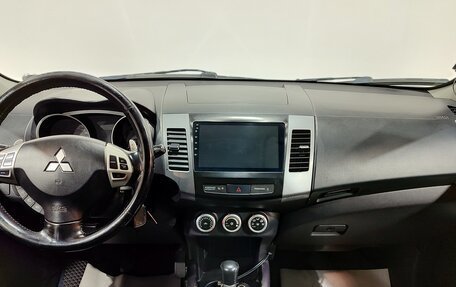 Mitsubishi Outlander III рестайлинг 3, 2007 год, 1 319 229 рублей, 15 фотография