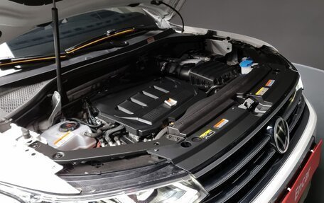 Volkswagen Tiguan II, 2021 год, 1 940 000 рублей, 19 фотография