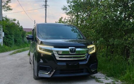 Honda Stepwgn IV, 2018 год, 2 400 000 рублей, 3 фотография