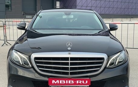 Mercedes-Benz E-Класс, 2017 год, 3 537 000 рублей, 5 фотография