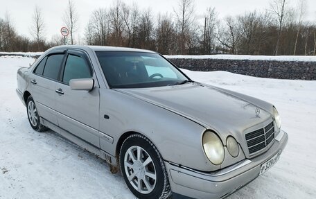 Mercedes-Benz E-Класс, 1995 год, 410 000 рублей, 3 фотография