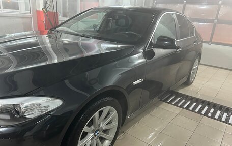 BMW 5 серия, 2010 год, 1 990 000 рублей, 7 фотография