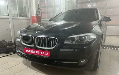 BMW 5 серия, 2010 год, 1 990 000 рублей, 2 фотография