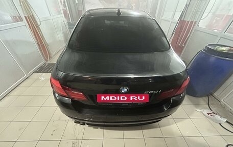 BMW 5 серия, 2010 год, 1 990 000 рублей, 4 фотография