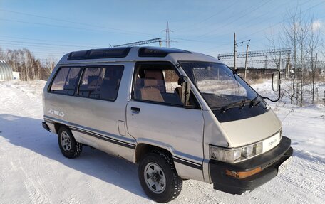 Toyota MasterAce Surf, 1987 год, 188 000 рублей, 3 фотография