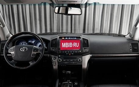 Toyota Land Cruiser 200, 2011 год, 3 559 000 рублей, 3 фотография