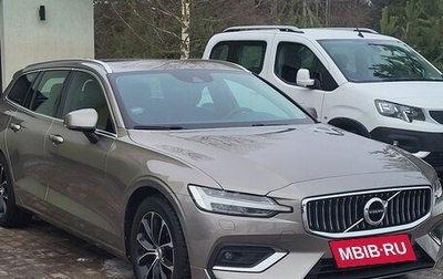 Volvo V60 II, 2019 год, 2 690 000 рублей, 1 фотография