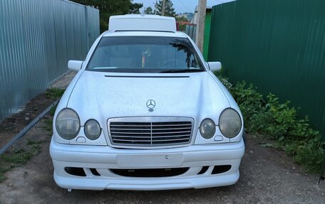 Mercedes-Benz E-Класс, 1997 год, 420 000 рублей, 1 фотография