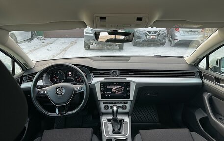 Volkswagen Passat B8 рестайлинг, 2018 год, 2 160 000 рублей, 17 фотография