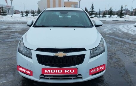 Chevrolet Cruze II, 2011 год, 800 000 рублей, 2 фотография
