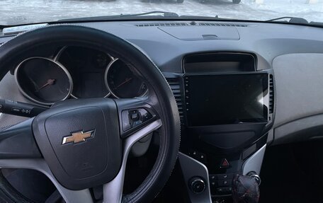 Chevrolet Cruze II, 2010 год, 850 000 рублей, 8 фотография