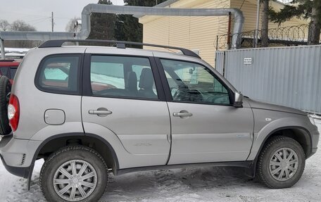 Chevrolet Niva I рестайлинг, 2015 год, 750 000 рублей, 3 фотография