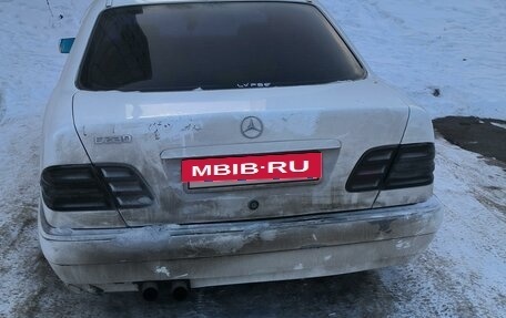 Mercedes-Benz E-Класс, 1997 год, 420 000 рублей, 4 фотография