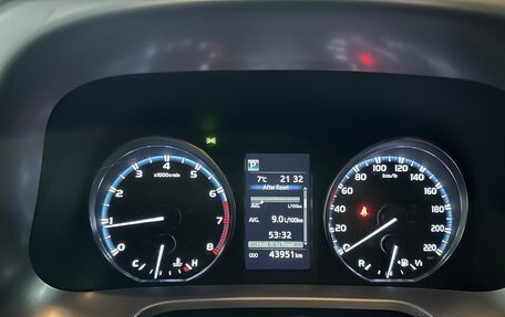 Toyota RAV4, 2018 год, 3 400 000 рублей, 11 фотография