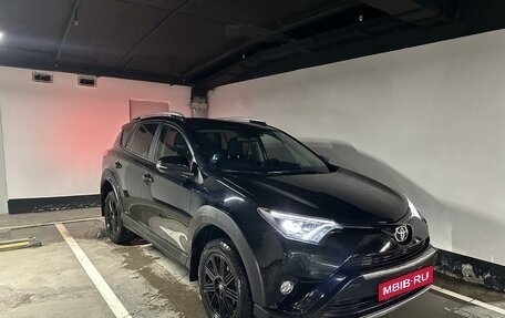 Toyota RAV4, 2018 год, 3 400 000 рублей, 2 фотография