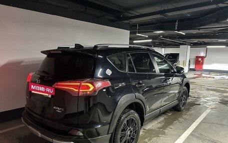 Toyota RAV4, 2018 год, 3 400 000 рублей, 8 фотография