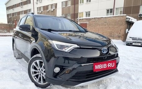 Toyota RAV4, 2017 год, 3 500 000 рублей, 2 фотография