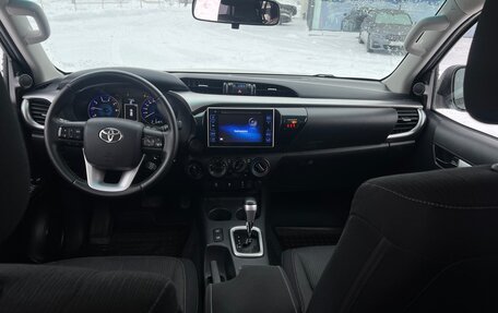 Toyota Hilux VIII, 2017 год, 3 600 000 рублей, 12 фотография