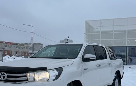 Toyota Hilux VIII, 2017 год, 3 600 000 рублей, 4 фотография