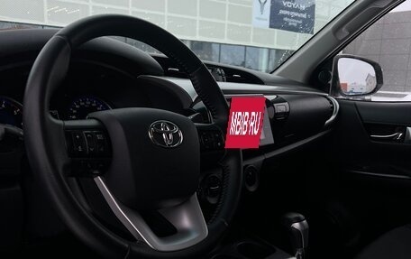 Toyota Hilux VIII, 2017 год, 3 600 000 рублей, 11 фотография