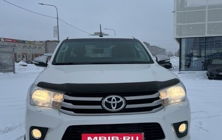 Toyota Hilux VIII, 2017 год, 3 600 000 рублей, 2 фотография