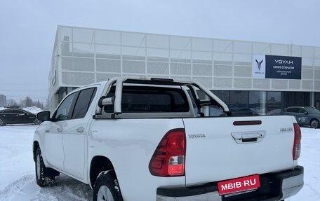Toyota Hilux VIII, 2017 год, 3 600 000 рублей, 7 фотография