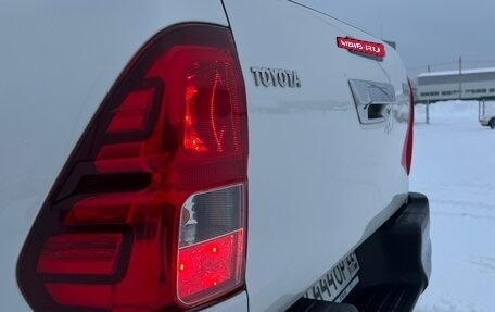 Toyota Hilux VIII, 2017 год, 3 600 000 рублей, 15 фотография