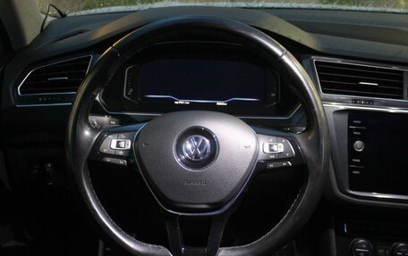 Volkswagen Tiguan II, 2019 год, 3 040 000 рублей, 19 фотография