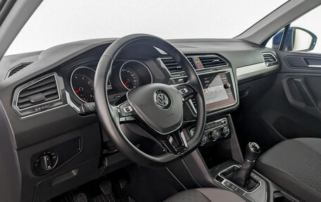 Volkswagen Tiguan II, 2019 год, 2 385 000 рублей, 4 фотография
