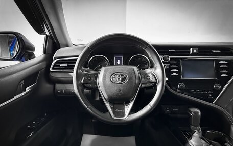 Toyota Camry, 2018 год, 2 280 000 рублей, 9 фотография
