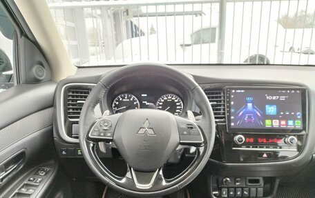Mitsubishi Outlander III рестайлинг 3, 2021 год, 3 371 000 рублей, 6 фотография