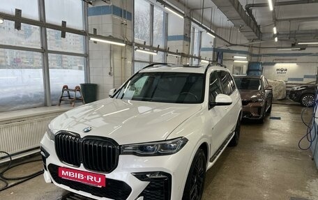 BMW X7, 2019 год, 9 000 000 рублей, 2 фотография
