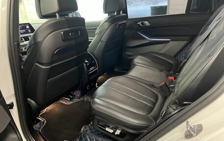 BMW X7, 2019 год, 9 000 000 рублей, 16 фотография