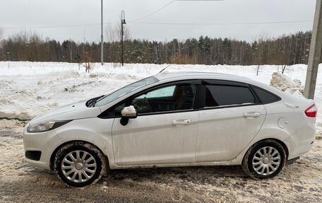 Ford Fiesta, 2015 год, 910 000 рублей, 3 фотография