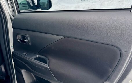 Mitsubishi Outlander III рестайлинг 3, 2019 год, 1 970 000 рублей, 21 фотография