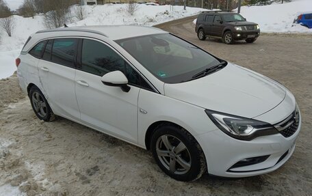 Opel Astra K, 2018 год, 1 220 000 рублей, 3 фотография