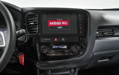 Mitsubishi Outlander III рестайлинг 3, 2022 год, 3 074 000 рублей, 11 фотография
