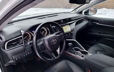 Toyota Camry, 2020 год, 3 490 000 рублей, 8 фотография