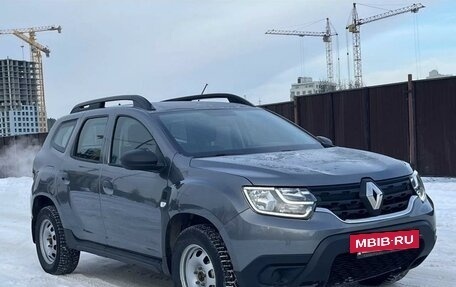 Renault Duster, 2022 год, 2 200 000 рублей, 2 фотография