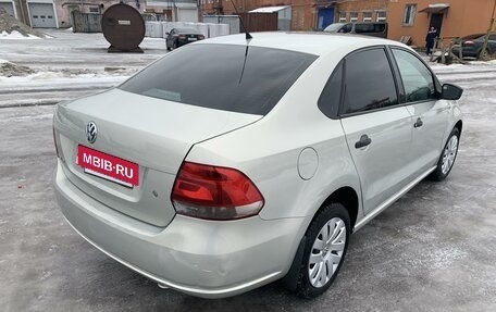 Volkswagen Polo VI (EU Market), 2011 год, 700 000 рублей, 5 фотография