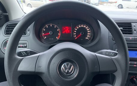 Volkswagen Polo VI (EU Market), 2011 год, 700 000 рублей, 23 фотография