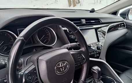 Toyota Camry, 2020 год, 3 000 000 рублей, 9 фотография