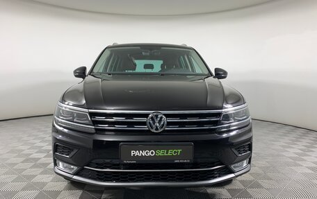 Volkswagen Tiguan II, 2017 год, 2 539 000 рублей, 2 фотография