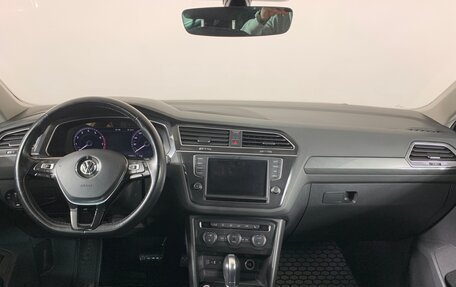 Volkswagen Tiguan II, 2017 год, 2 539 000 рублей, 13 фотография