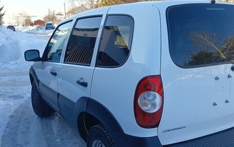 Chevrolet Niva I рестайлинг, 2018 год, 1 045 000 рублей, 5 фотография