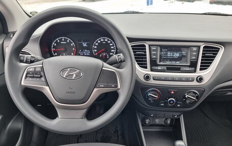 Hyundai Solaris II рестайлинг, 2019 год, 1 390 000 рублей, 11 фотография