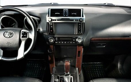 Toyota Land Cruiser Prado 150 рестайлинг 2, 2016 год, 4 299 000 рублей, 9 фотография