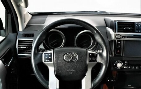 Toyota Land Cruiser Prado 150 рестайлинг 2, 2016 год, 4 299 000 рублей, 8 фотография