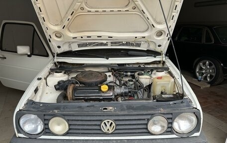 Volkswagen Golf VI, 1984 год, 220 000 рублей, 2 фотография