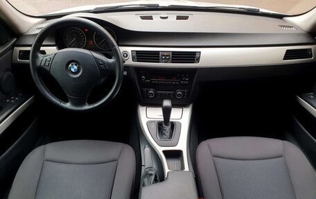 BMW 3 серия, 2011 год, 1 050 000 рублей, 14 фотография